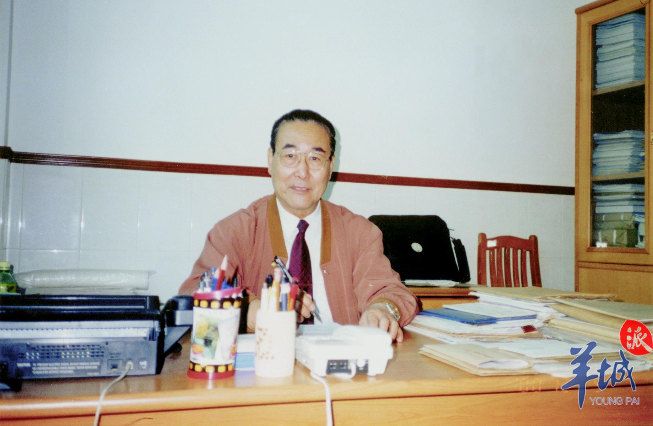 从医70年消化科专家张万岱从贫困里走出的百姓医生