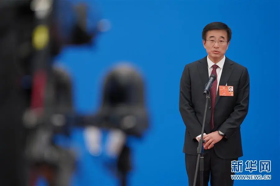 委员通道"采访活动上,全国政协委员王辰通过网络视频方式接受媒体采访